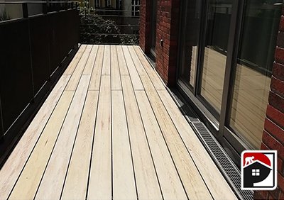 Balkon Boden aus Holz